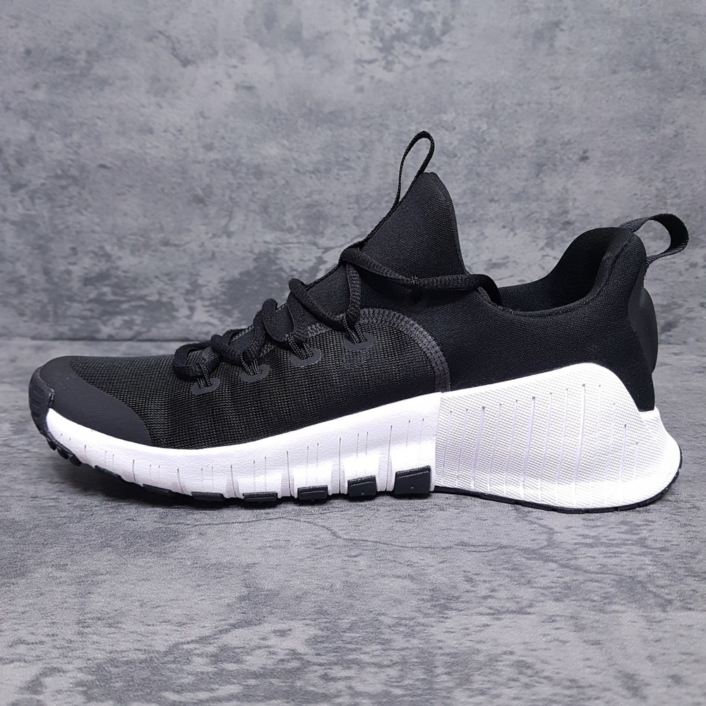 NIKE Free Metcon 6 Running Shoes Womens Size 9.5 Black White Crossfit FJ7126-001 - Picture 2 of 5